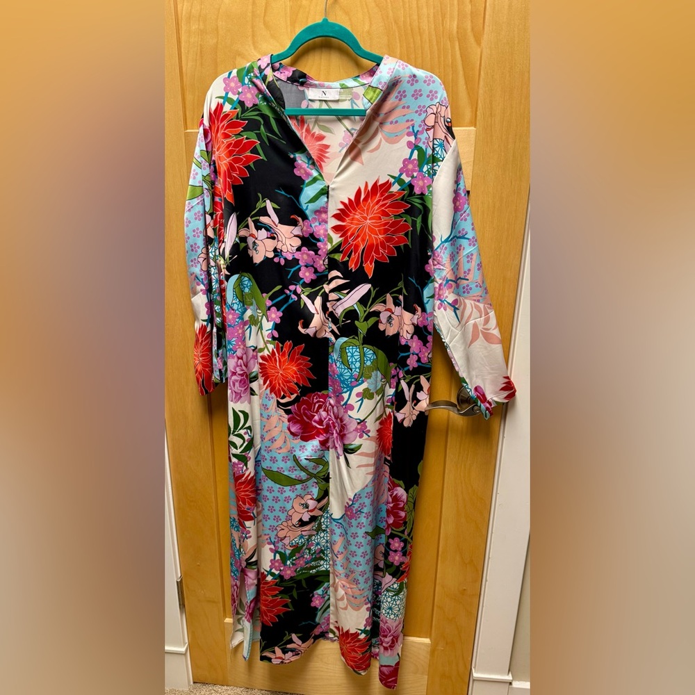 Natori Floral Zip Caftan with V Neck - New Never Worn